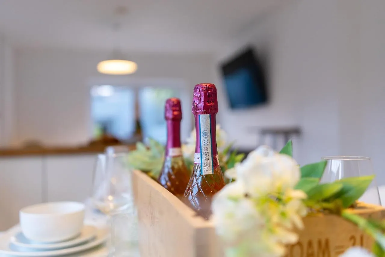 Luxury Boutique 5 Bedroom House In Cardiff