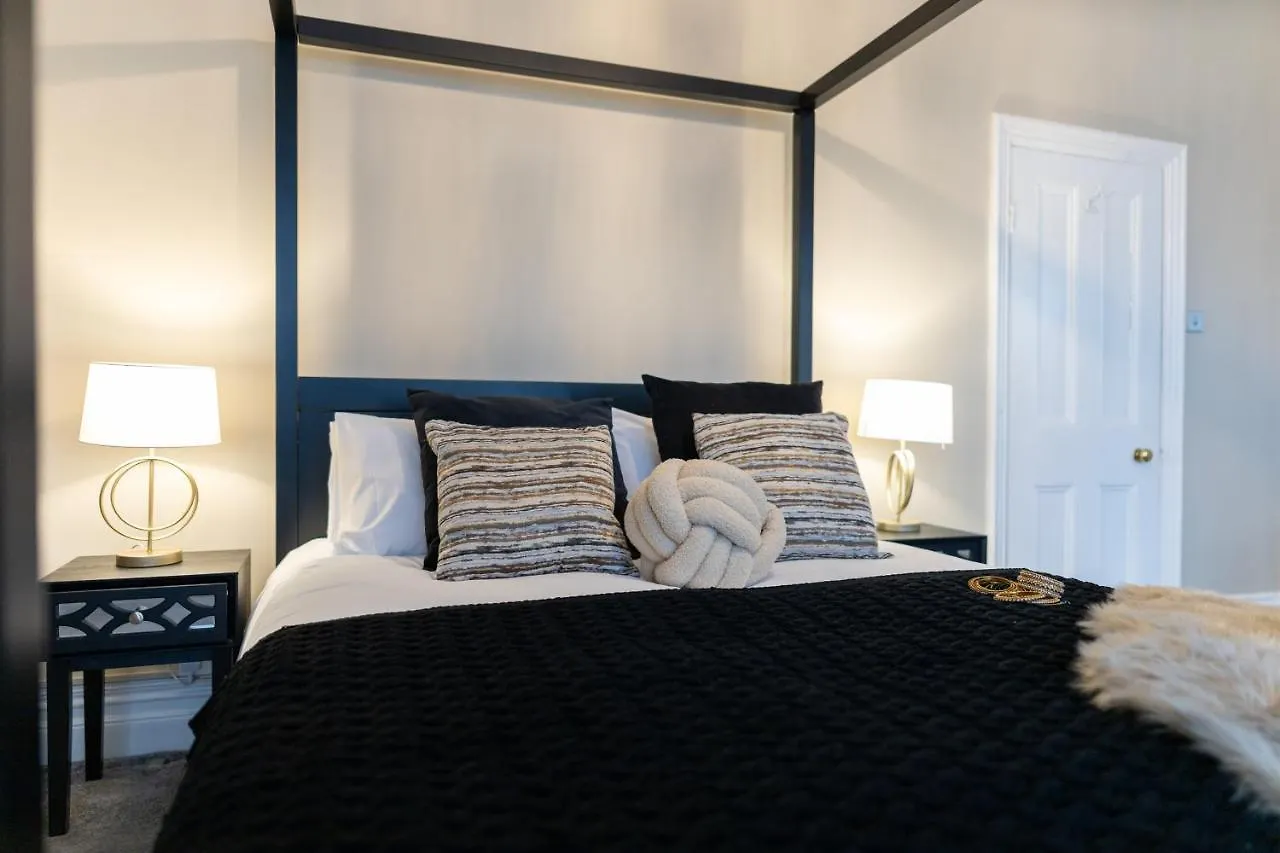 Luxury Boutique 5 Bedroom House In Cardiff 0*,