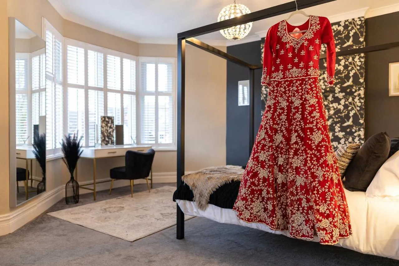 Luxury Boutique 5 Bedroom House In Cardiff