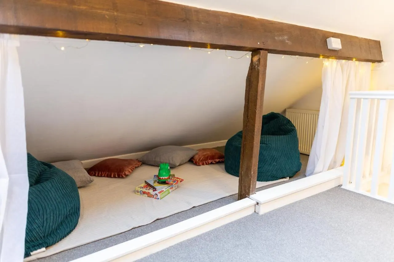 Holiday home Luxury Boutique 5 Bedroom House In Cardiff