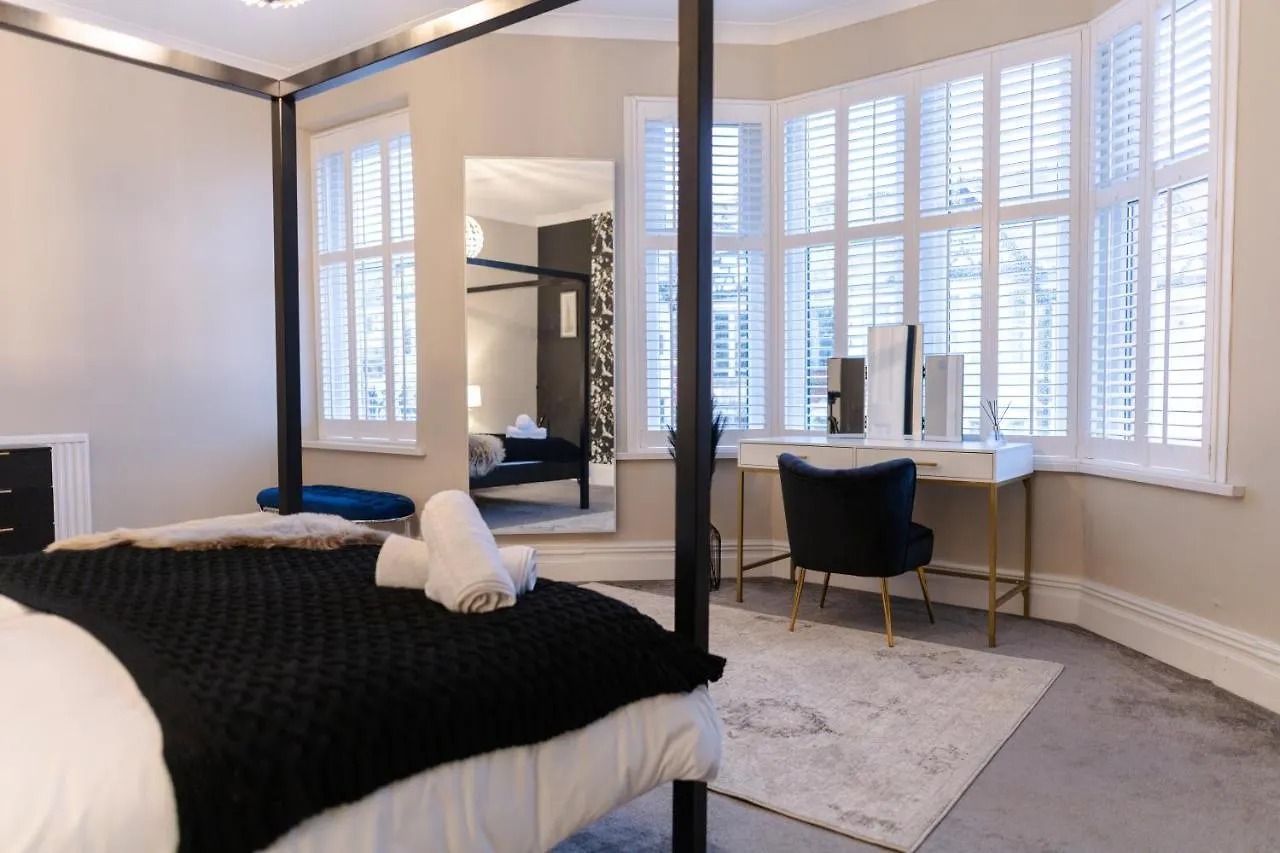 Luxury Boutique 5 Bedroom House In Cardiff