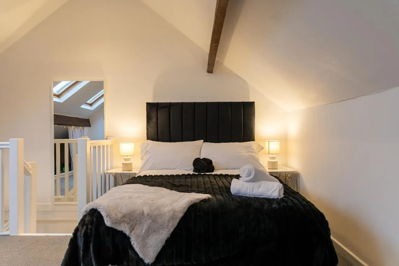 Luxury Boutique 5 Bedroom House In Cardiff