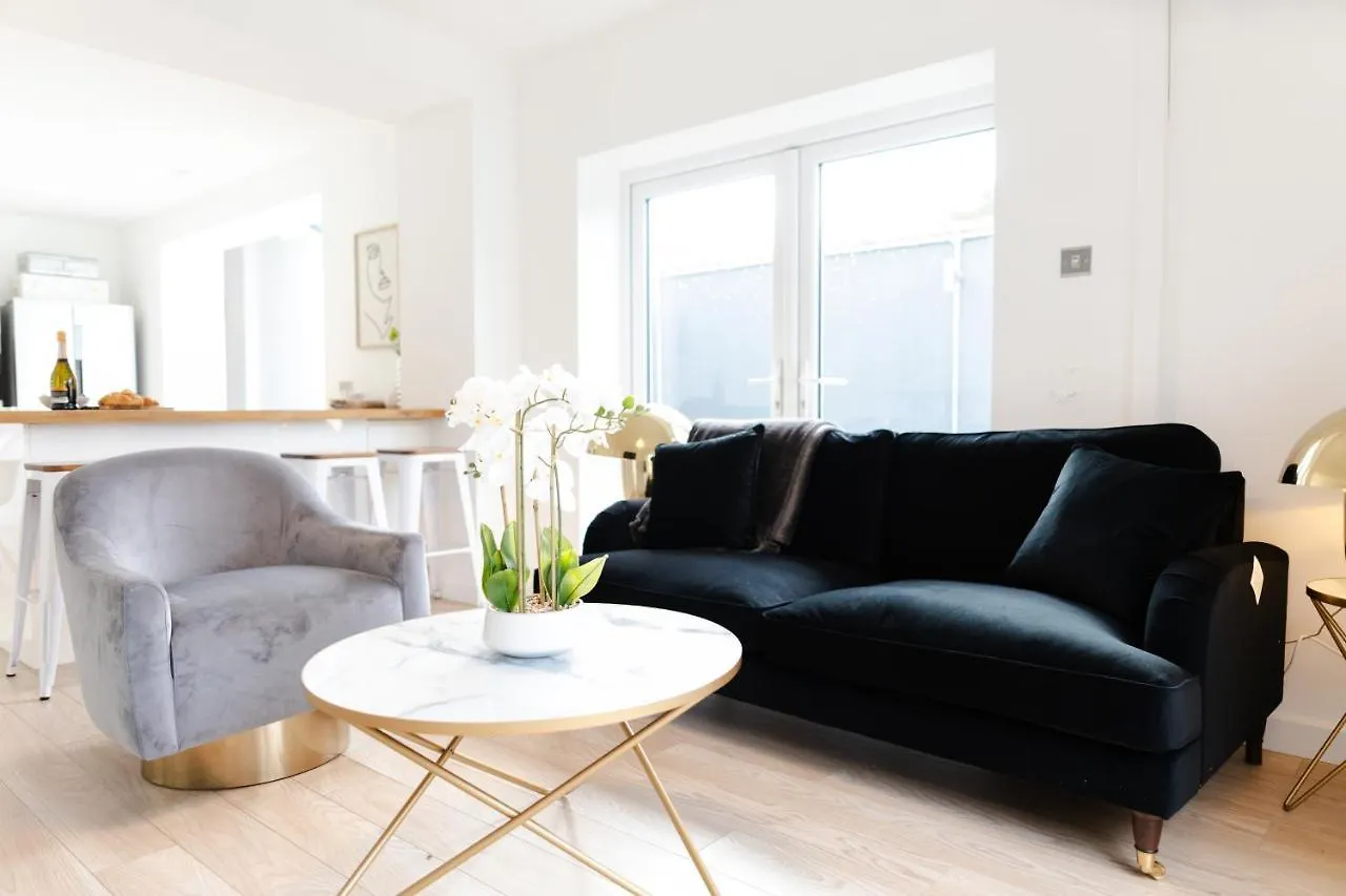 Luxury Boutique 5 Bedroom House In Cardiff Holiday home