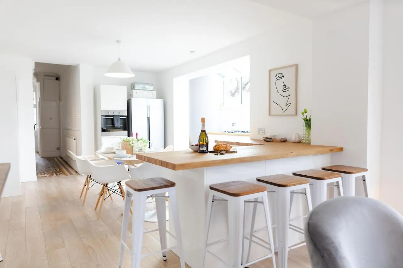Holiday home Luxury Boutique 5 Bedroom House In Cardiff