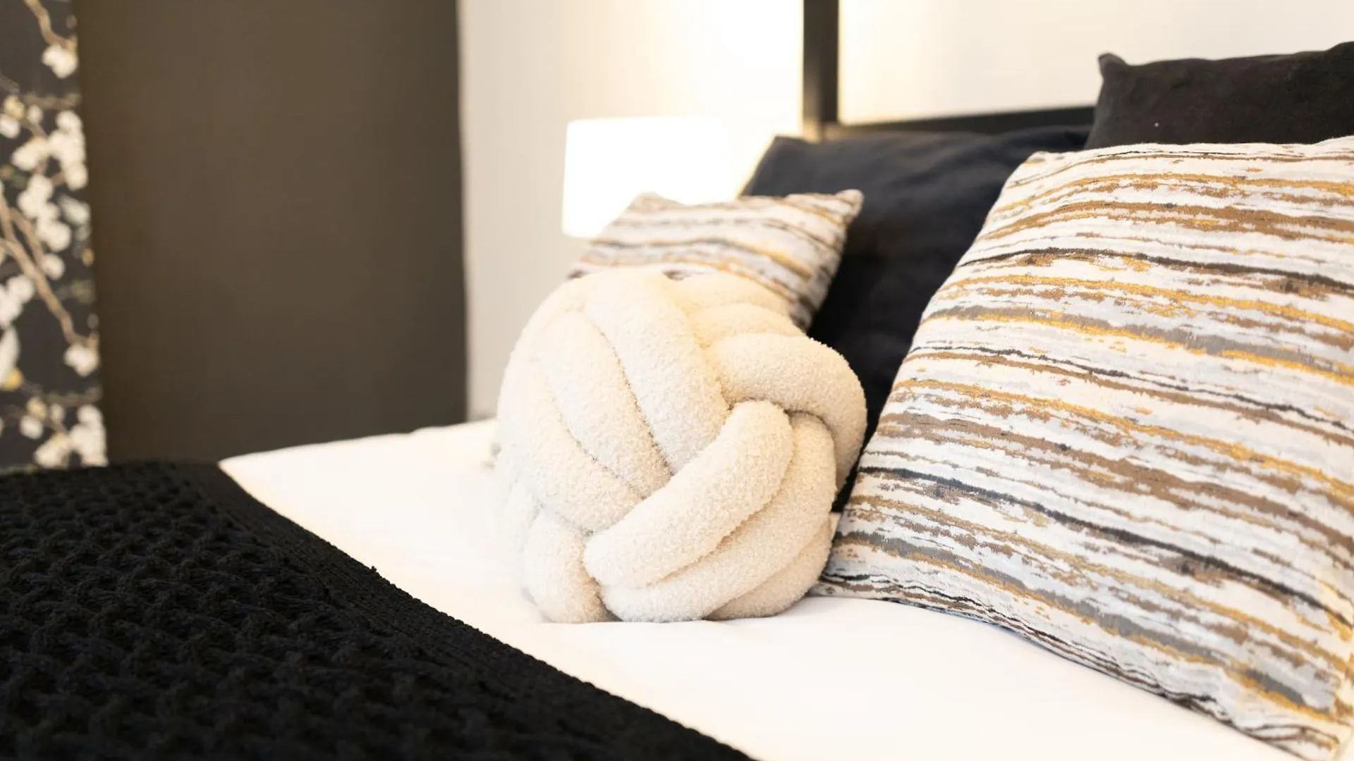 Luxury Boutique 5 Bedroom House In Cardiff 0*,  United Kingdom